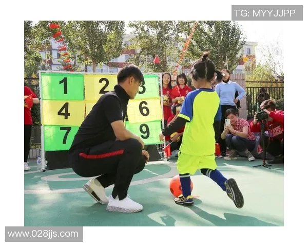 足球传奇之路九宫格全景解析 每一位巨星背后的成长与荣耀 足球传奇之路九宫格全景解析 每一位巨星背后的成长与荣耀